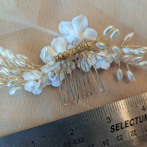 Flower & vine pearl hair comb + 5 more wedding accessories bundle - Picture 3 of 10